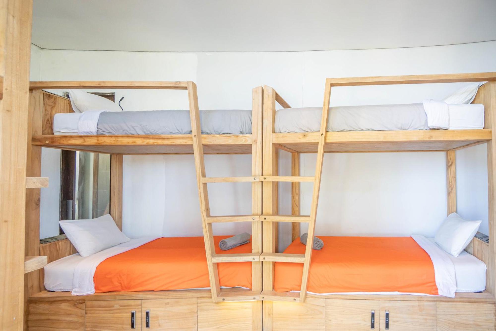 Bong Hostel Nusa Lembongan Ngoại thất bức ảnh